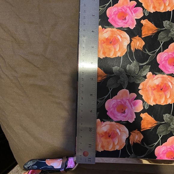 Clutch - Picture 2 of 4